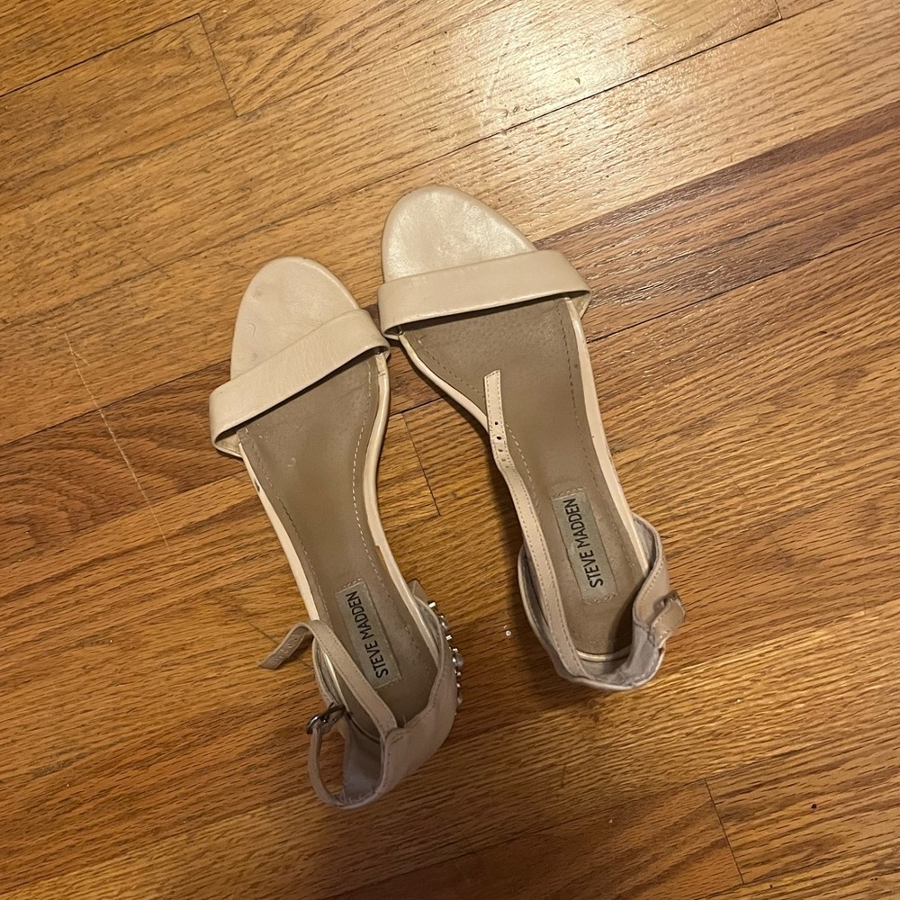 Nude Steve Madden Pearl Studded Heels Size 8.5-9